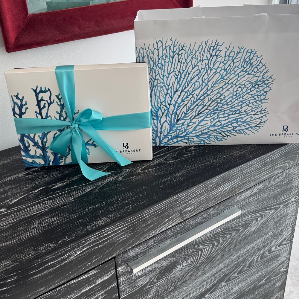 Breakers Palm Beach gift box and bag.